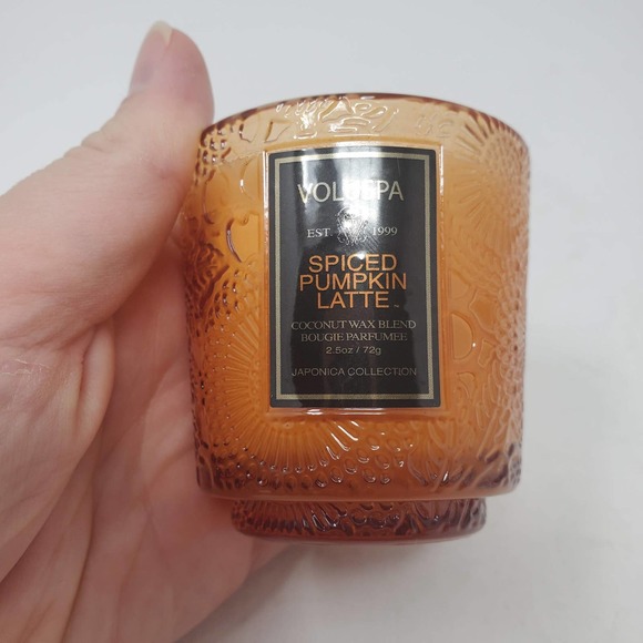 Voluspa Spiced Pumpkin Latte Coconut Wax Blend Candle 2.5 oz. NEW - Picture 2 of 4